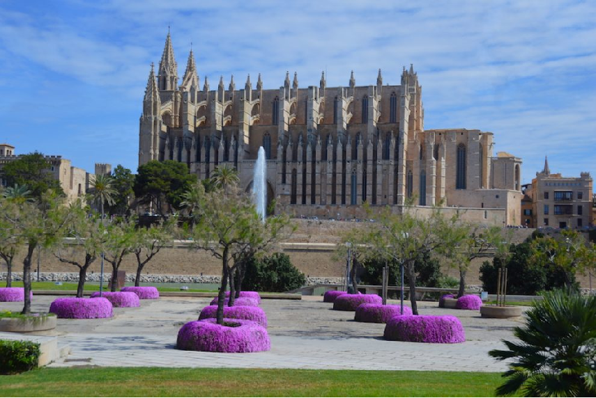 ARE YOU VISITING PALMA FIRST TIME? READ OUR TIPS TO SAVE TIME AND MONEY